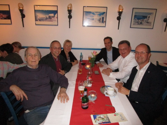 18 11 27 Ehemaligentreff